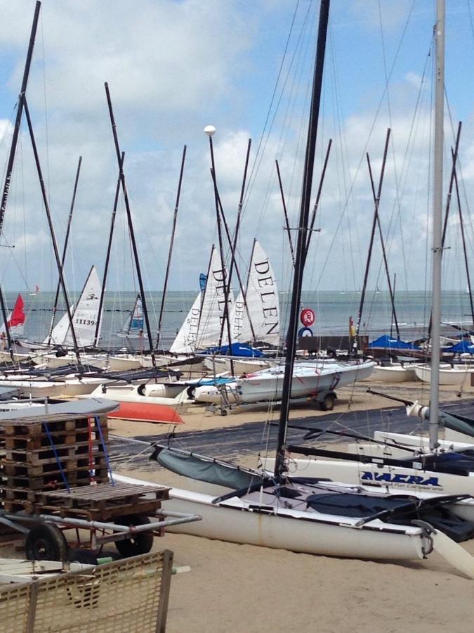 Knokke Sea, Appartement Vue Mer Luaran gambar